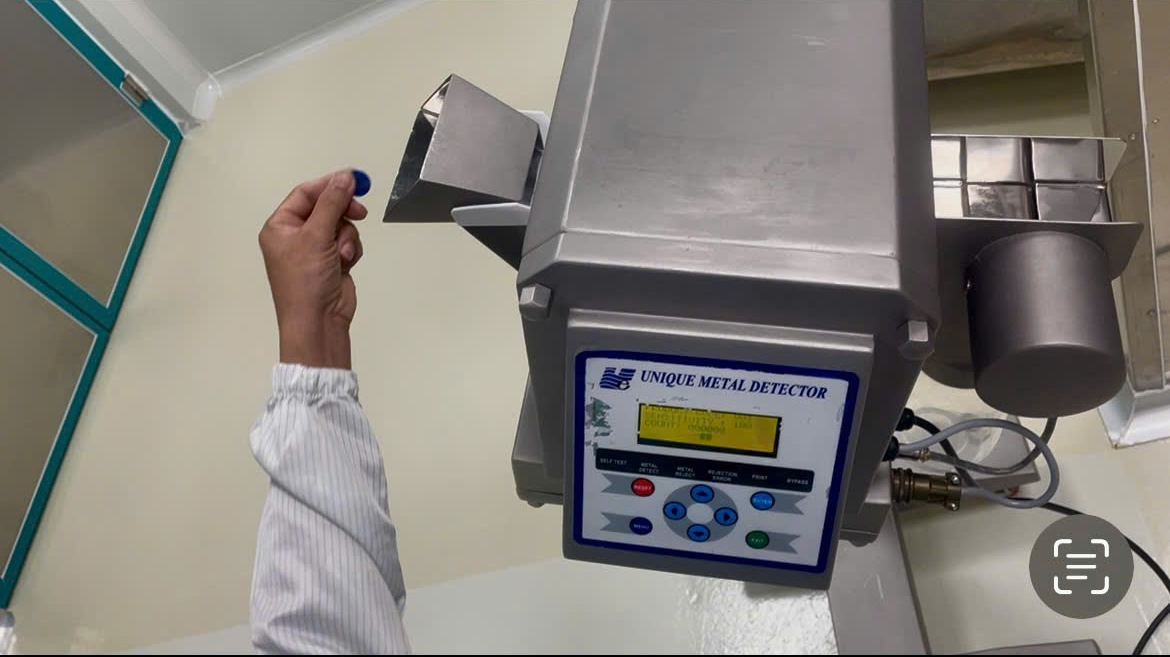 Sửa chữa máy dò kim loại dược phẩm